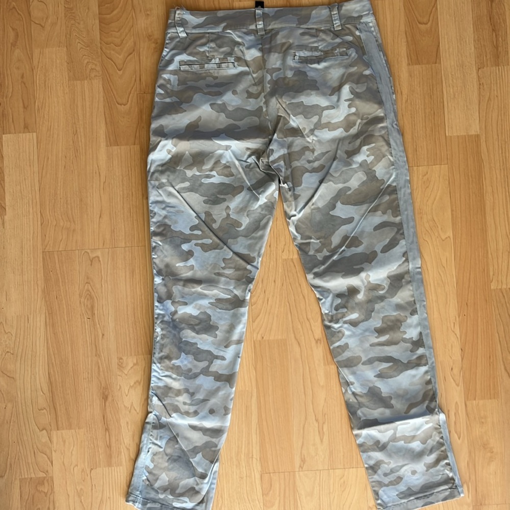 Venti6 Camo women’s pants in baby blue in size M (8). - Picture 5 of 7
